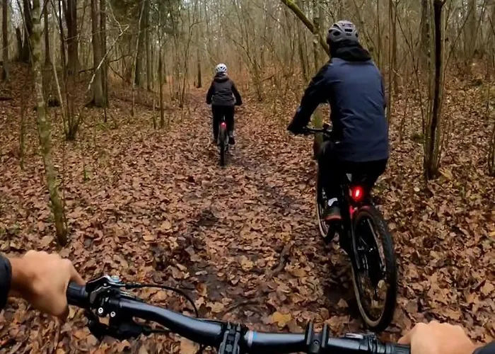 Lägenhet Calm Garden Near Lakes *