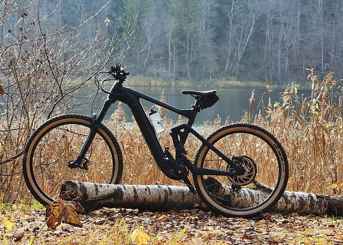 Calm Garden Near Lakes アパート